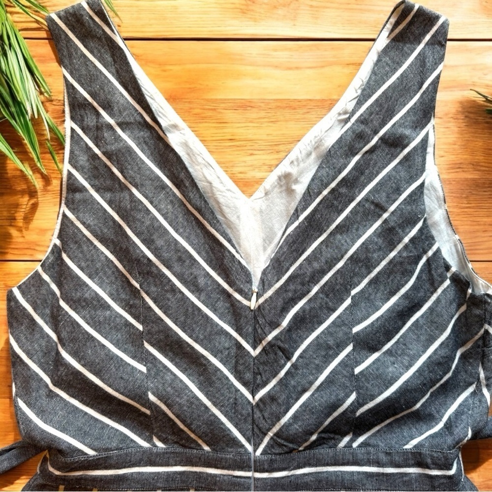 LOFT Gray & White Striped Linen Blend Jumpsuit - Size 4 - Pockets - Picture 5 of 14
